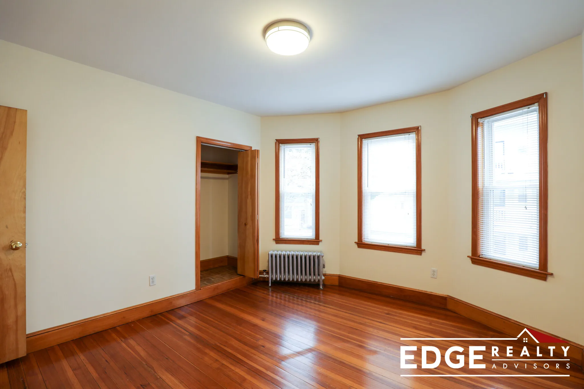 3.5 bed, 1 bath apartment for rent at 12 Montcalm Ave Unit 2, Oak Square — photo 6 of 12