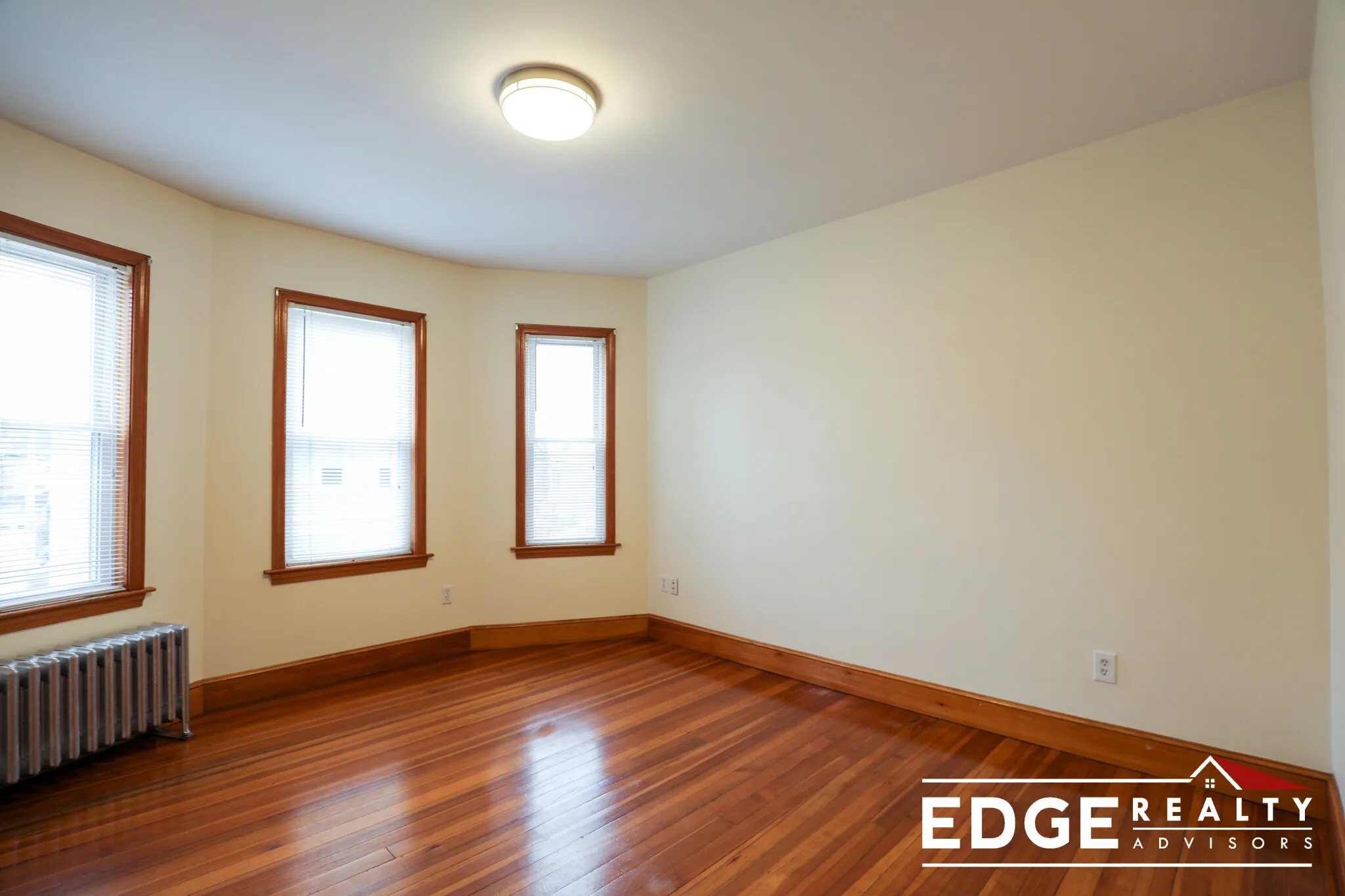 3.5 bed, 1 bath apartment for rent at 12 Montcalm Ave Unit 2, Oak Square — photo 5 of 12