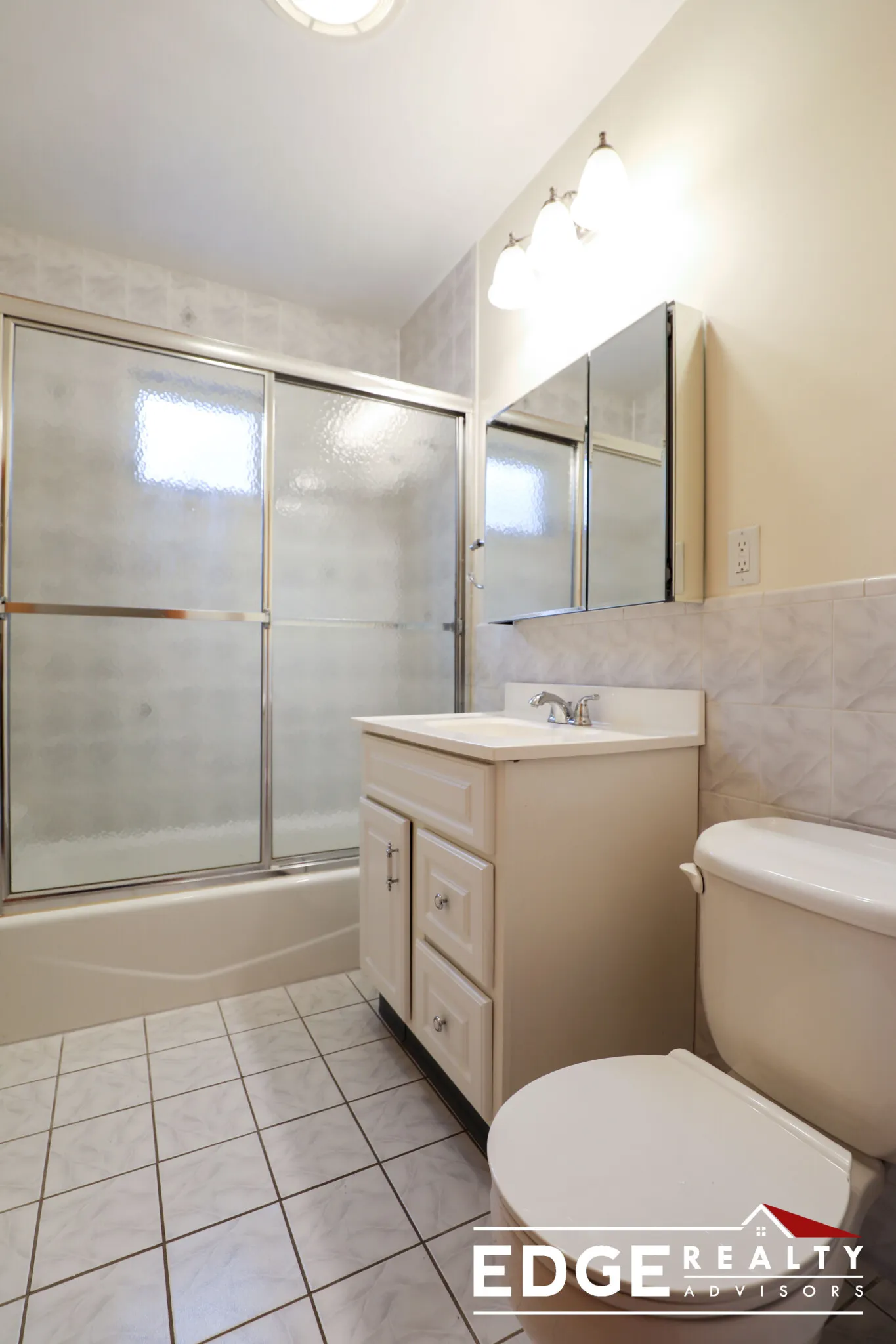 3.5 bed, 1 bath apartment for rent at 12 Montcalm Ave Unit 2, Oak Square — photo 7 of 12