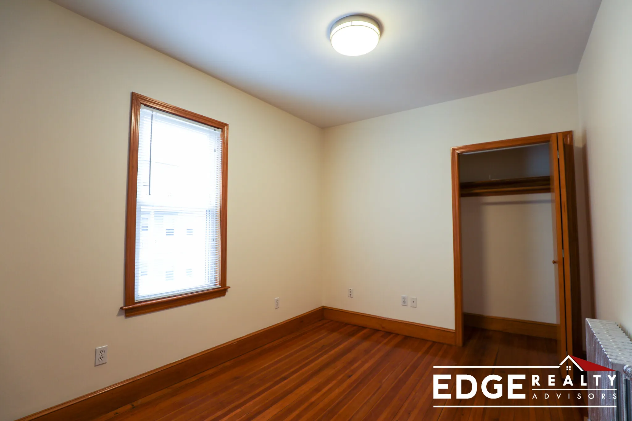 3.5 bed, 1 bath apartment for rent at 12 Montcalm Ave Unit 2, Oak Square — photo 3 of 12