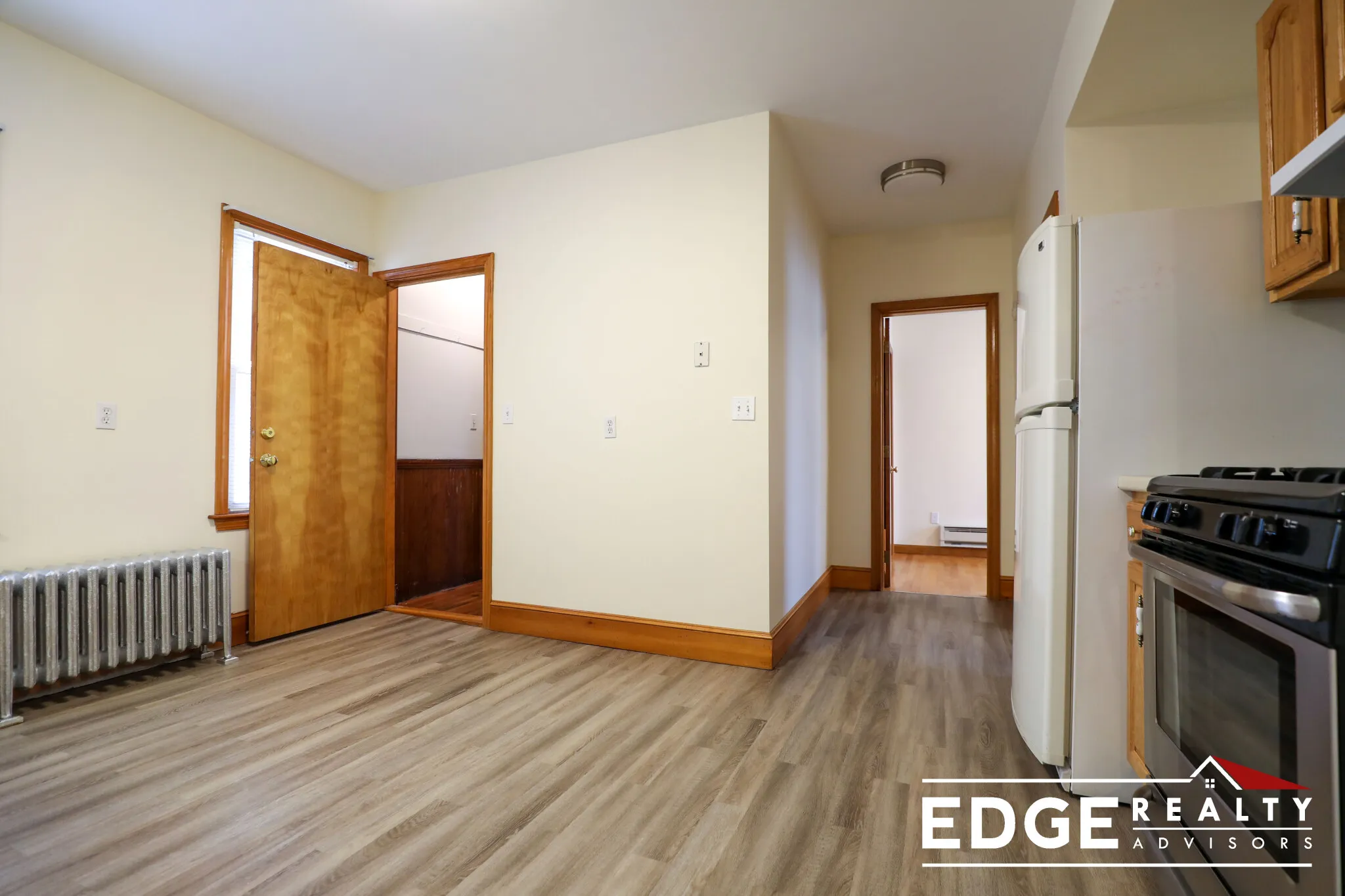3.5 bed, 1 bath apartment for rent at 12 Montcalm Ave Unit 2, Oak Square — photo 2 of 12