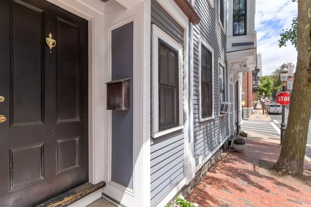 Studio bed, 1 bath apartment for rent at 12 Monument Ave Unit 1, Charlestown — photo 10 of 10