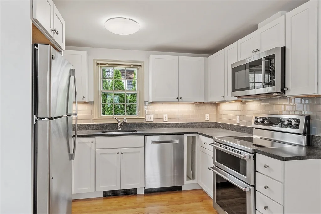 2 bed, 1 bath apartment for rent at 12 Morse Ct Unit 1, Manchester — photo 11 of 28