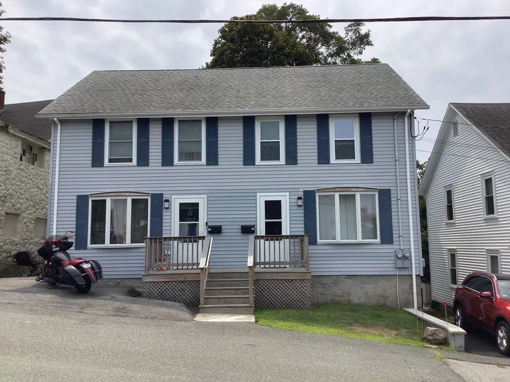 2 bed, 1 bath apartment for rent at 12 Moulton Ct Unit 12, Beverly — photo 2 of 2