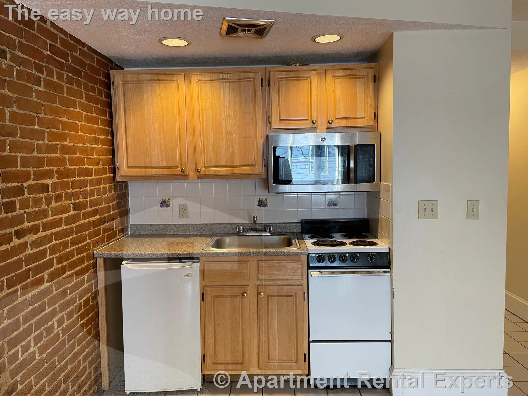 Studio bed, 1 bath apartment for rent at 12 Mt Auburn St Unit 6, Harvard Square — photo 4 of 8