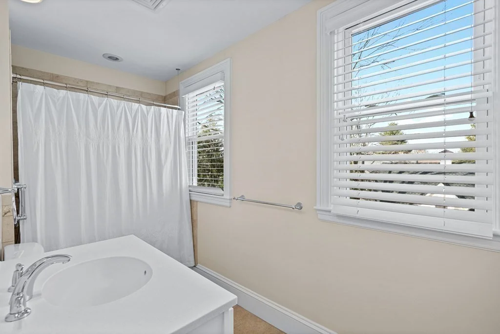 7 bed, 3 bath apartment for rent at 12 Mt Pleasant St Unit 12, Winchester Highlands — photo 16 of 41