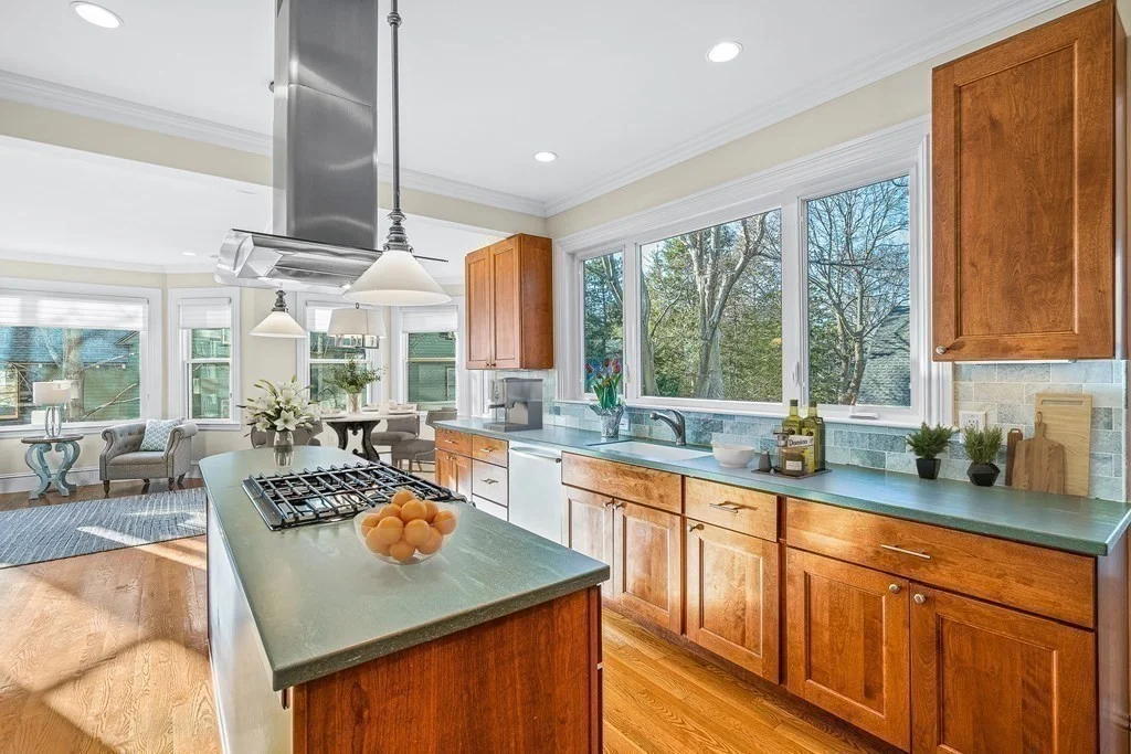 7 bed, 3 bath apartment for rent at 12 Mt Pleasant St Unit 12, Winchester Highlands — photo 6 of 41