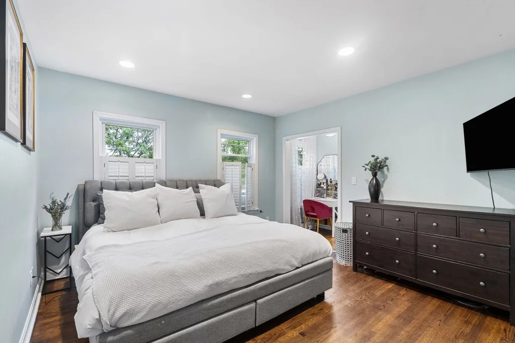 2 bed, 2 bath apartment for rent at 12 Mystic St Unit 3, Charlestown — photo 5 of 9