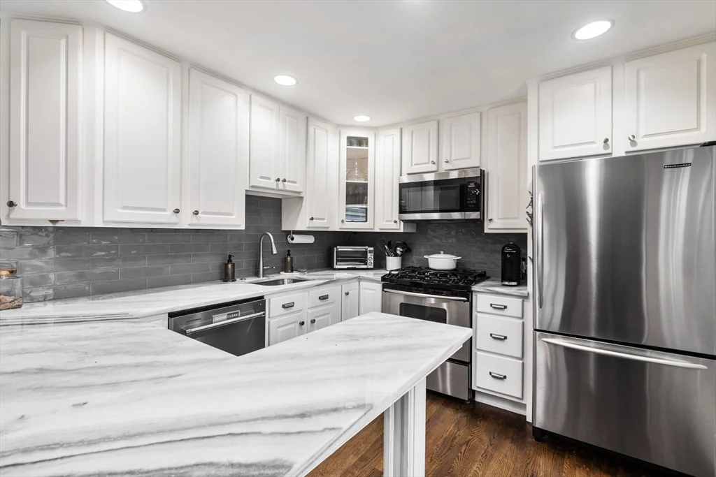 2 bed, 2 bath apartment for rent at 12 Mystic St Unit 3, Charlestown — photo 2 of 9