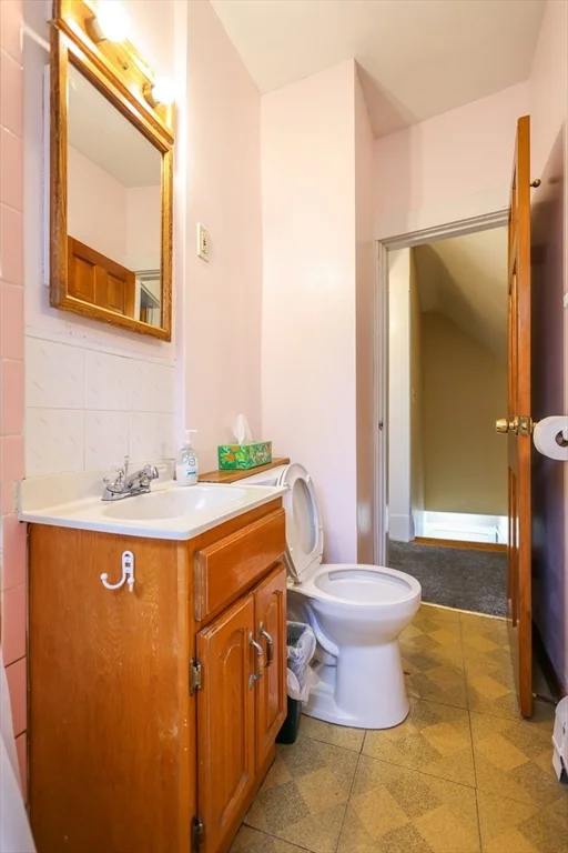 3 bed, 1 bath apartment for rent at 12 Nelson St , Ma 02169, Quincy — photo 24 of 41