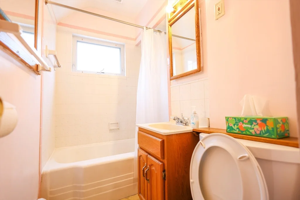 3 bed, 1 bath apartment for rent at 12 Nelson St , Ma 02169, Quincy — photo 22 of 41