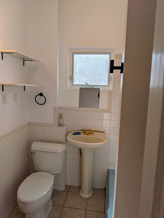 4 bed, 2 bath apartment for rent at 12 Newbern Ave Unit 1, Tufts University — photo 15 of 20