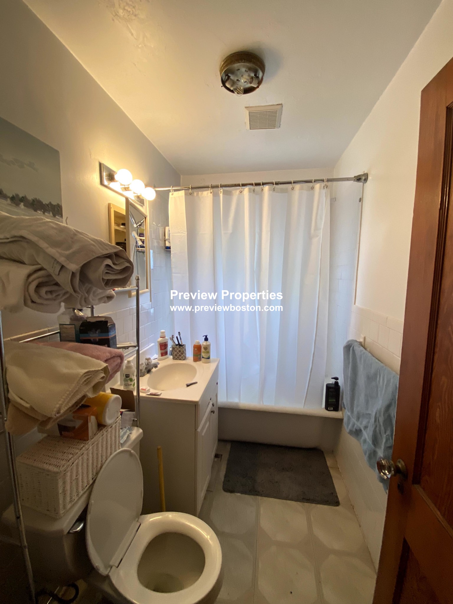 2.5 bed, 1 bath apartment for rent at 12 Niles St Unit 2, Brighton — photo 15 of 22