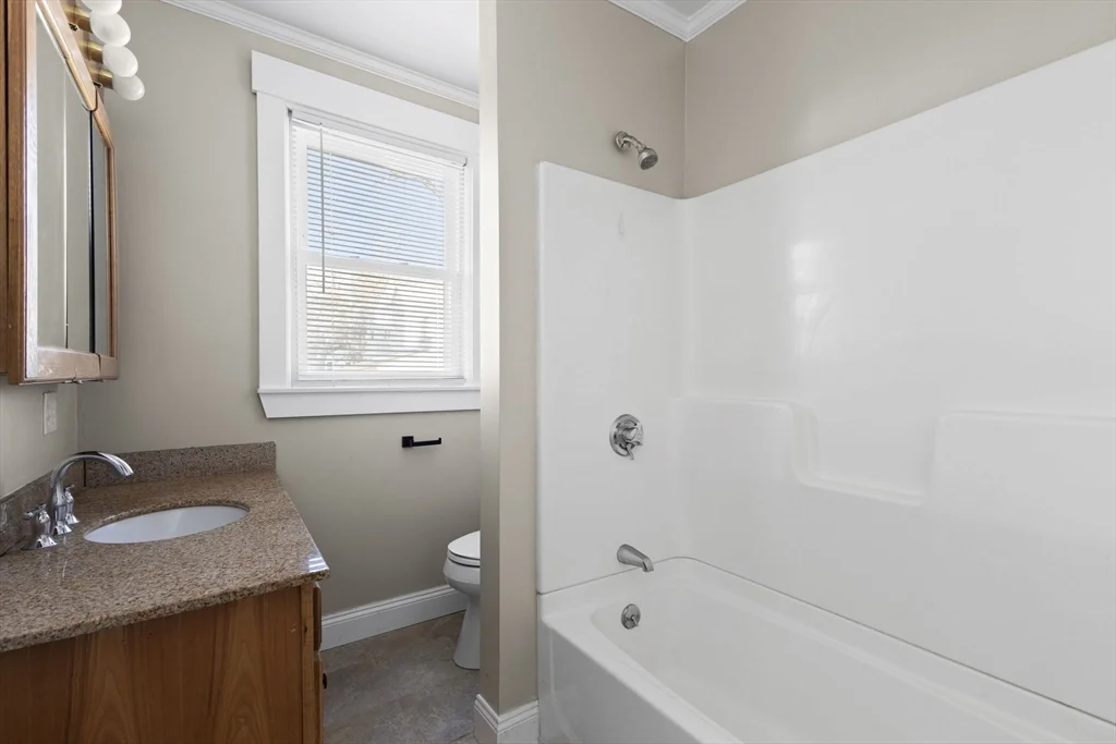 3 bed, 1 bath apartment for rent at 12 North St Unit 1, Fairhaven — photo 20 of 32