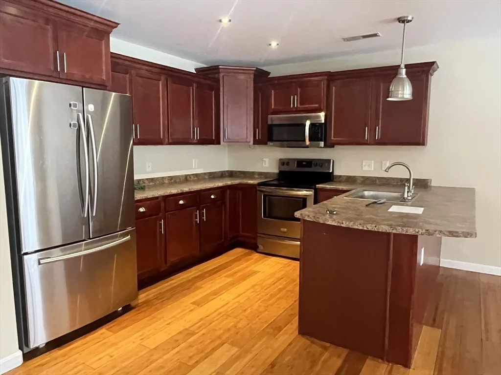 3 bed, 2 bath apartment for rent at 12 North St Unit 12, South Hadley — photo 4 of 25