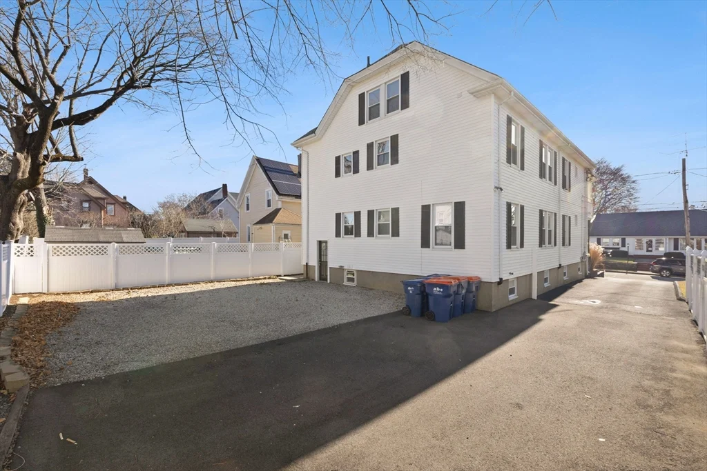 3 bed, 1 bath apartment for rent at 12 North St Unit 2, Fairhaven — photo 4 of 35