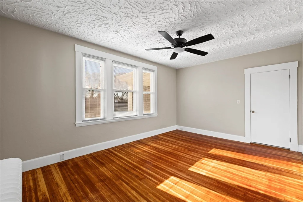 3 bed, 1 bath apartment for rent at 12 North St Unit 2, Fairhaven — photo 25 of 35