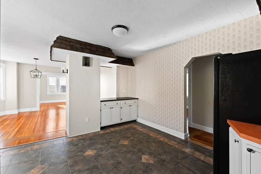3 bed, 1 bath apartment for rent at 12 North St Unit 2, Fairhaven — photo 15 of 35