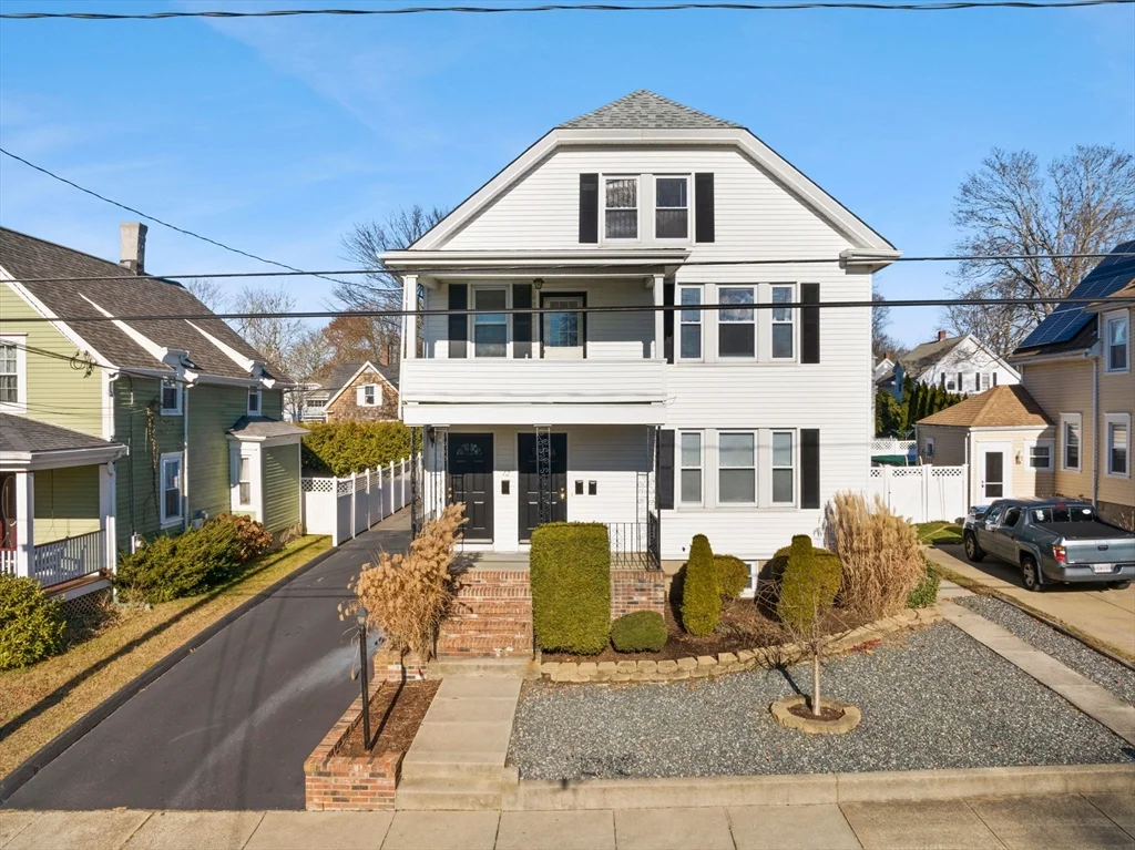 3 bed, 1 bath apartment for rent at 12 North St Unit 2, Fairhaven — photo 1 of 35
