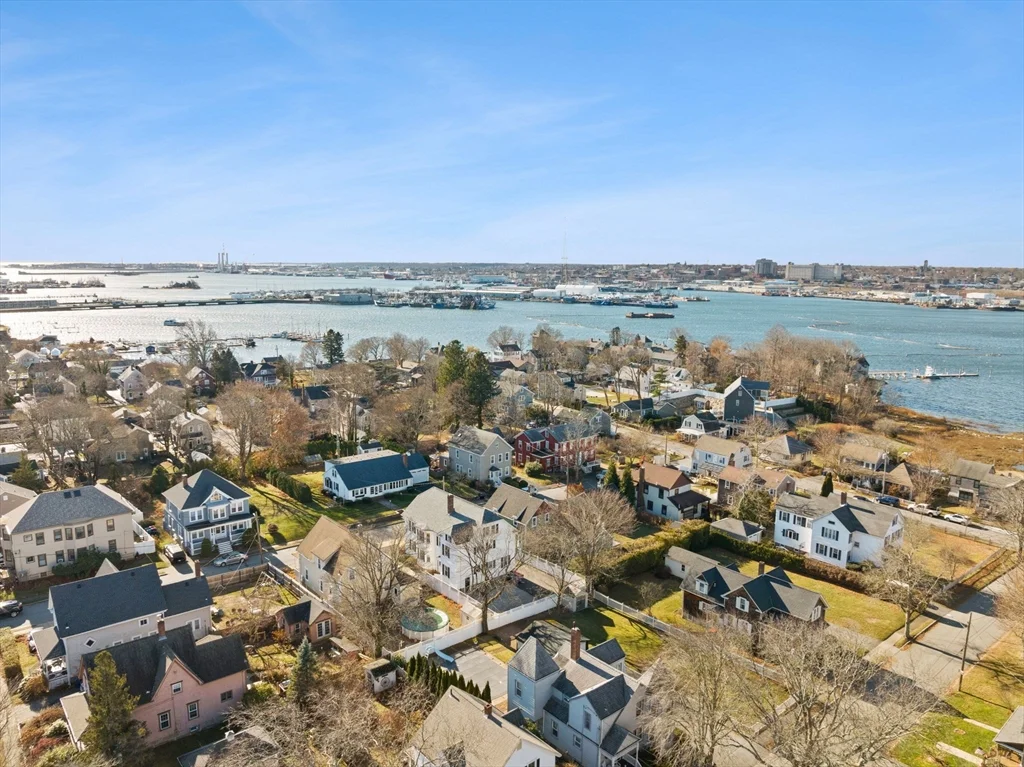 3 bed, 1 bath apartment for rent at 12 North St Unit 2, Fairhaven — photo 7 of 35
