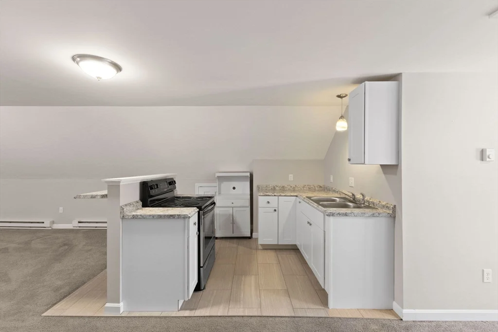 1 bed, 1 bath apartment for rent at 12 North St Unit 3, Fairhaven — photo 16 of 27