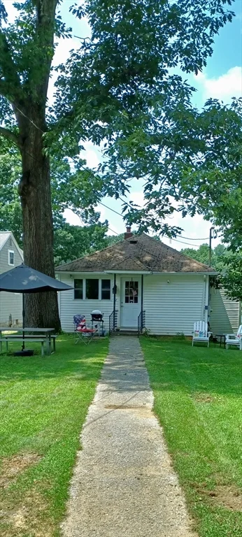 2 bed, 1 bath apartment for rent at 12 Oak Ln Unit 1, Spencer — photo 3 of 23