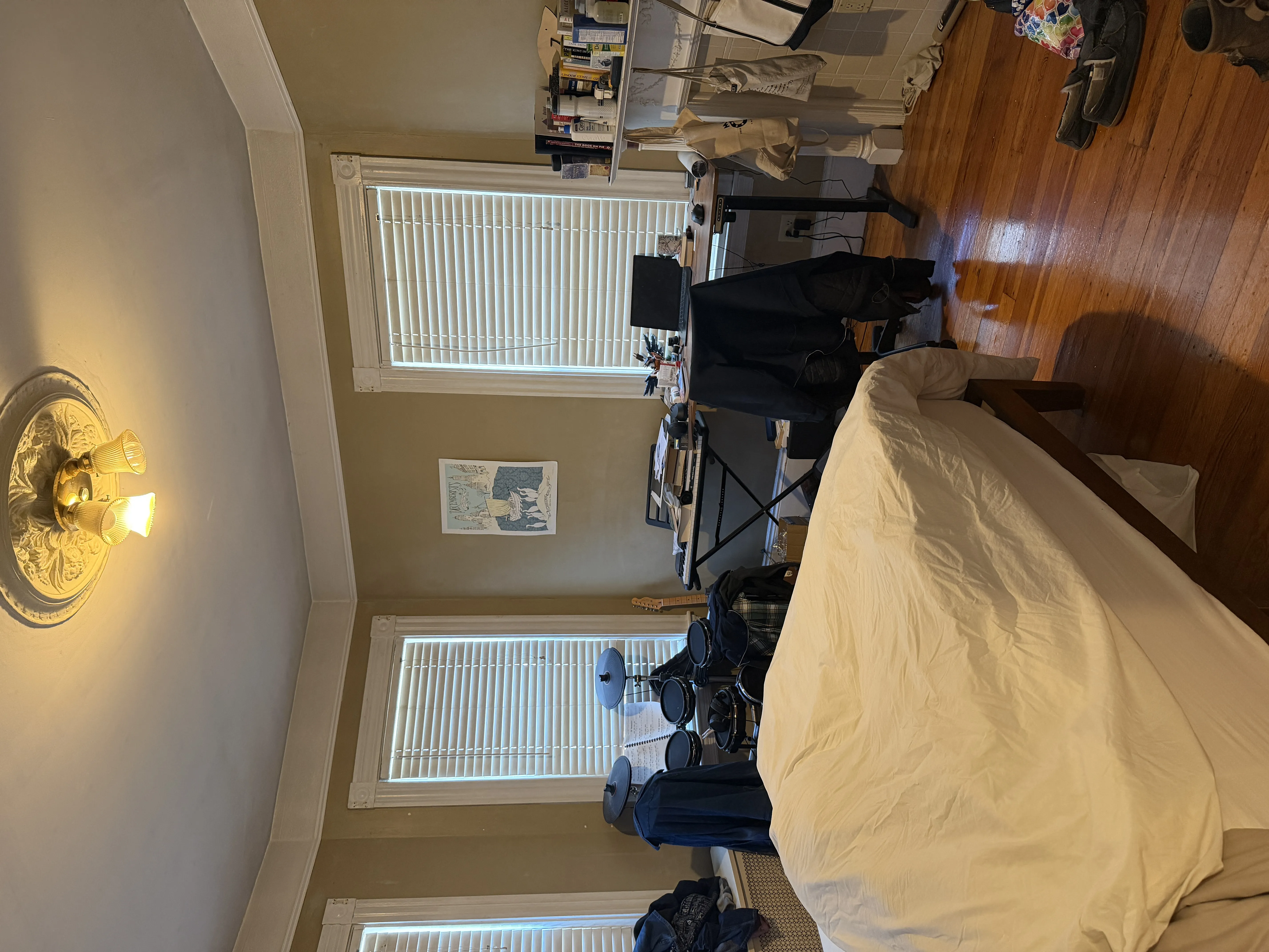 4 bed, 1 bath apartment for rent at 12 Oswald St Unit 2, Mission Hill — photo 5 of 12