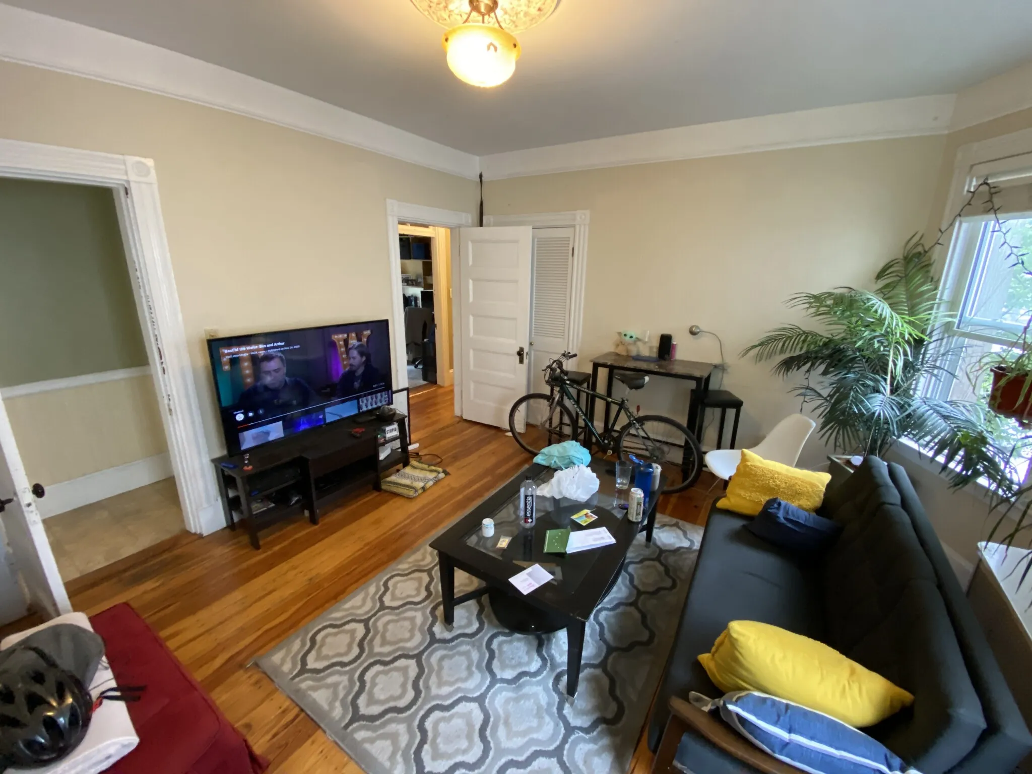 4 bed, 1 bath apartment for rent at 12 Oswald St Unit 2, Mission Hill — photo 4 of 12