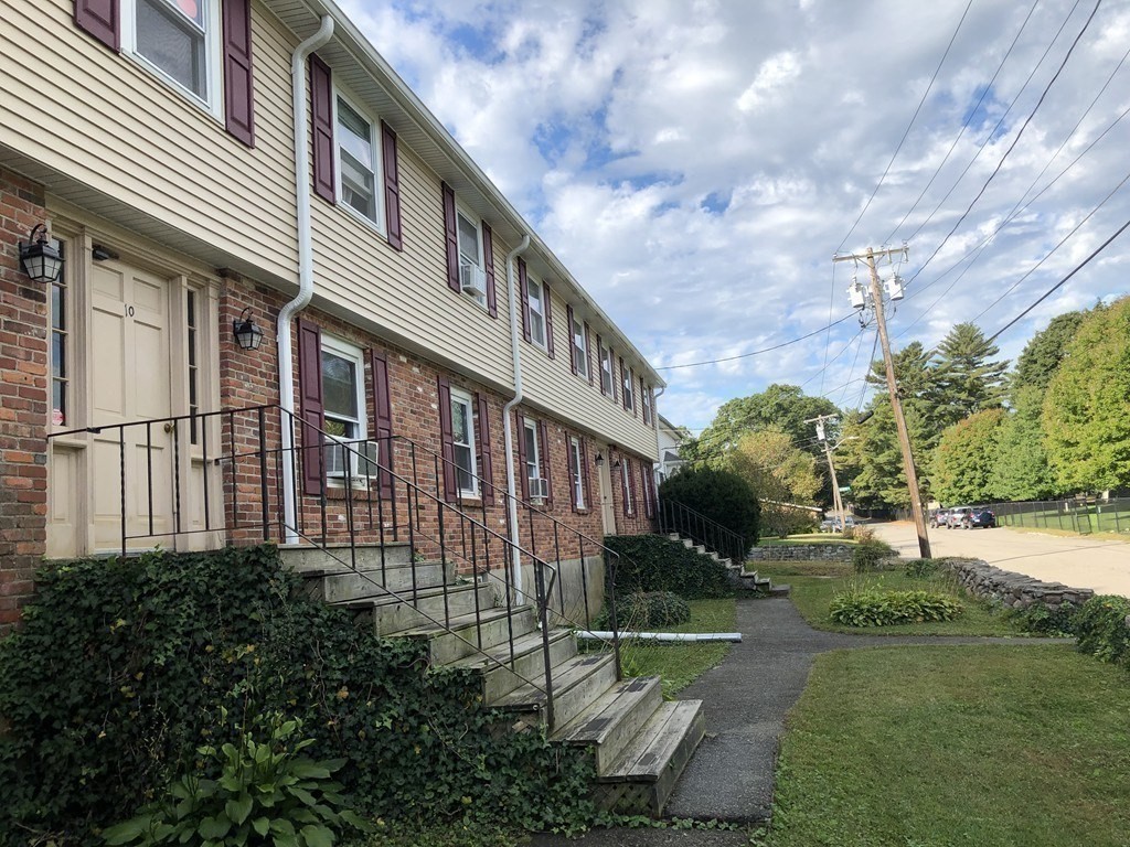 1 bed, 1 bath apartment for rent at 12 Park St Unit A, Easton — photo 4 of 14