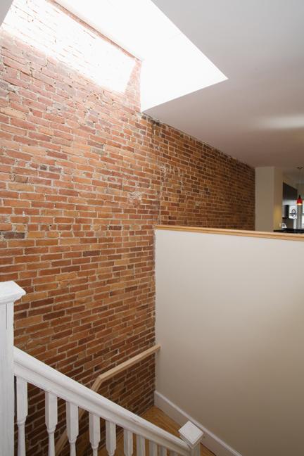 4 bed, 2 bath apartment for rent at 12 Parker Hill Ave Unit 3, Mission Hill — photo 9 of 14