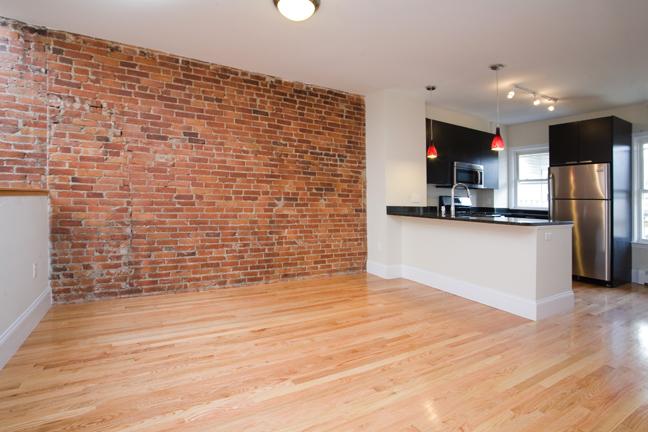 4 bed, 2 bath apartment for rent at 12 Parker Hill Ave Unit 3, Mission Hill