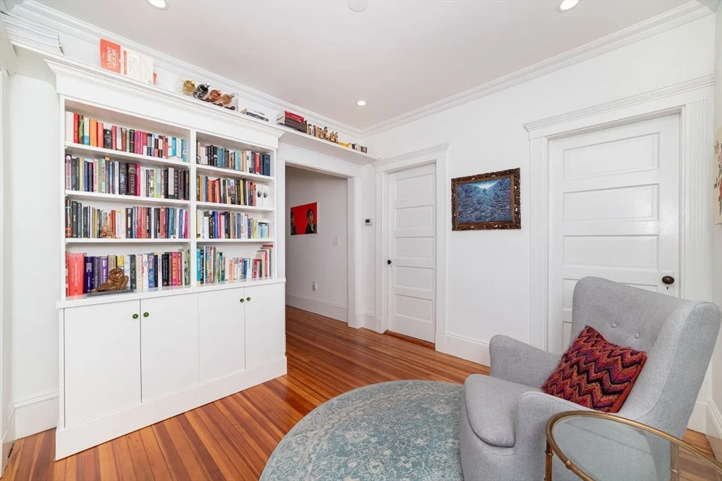 2 bed, 1 bath apartment for rent at 12 Parkton Rd Unit 2, Jamaica Plain — photo 5 of 22