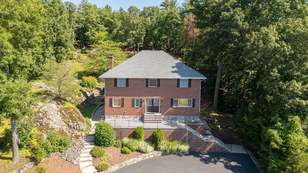 4 bed, 2 bath apartment for rent at 12 Parkway Dr, Saugus — photo 3 of 37