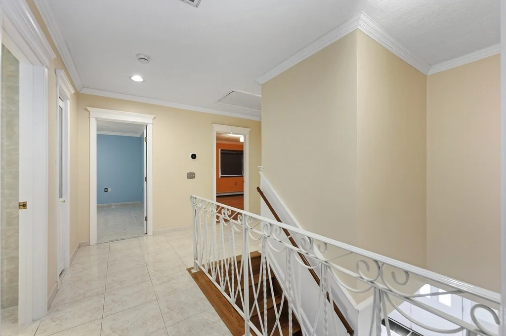 4 bed, 2 bath apartment for rent at 12 Parkway Dr, Saugus — photo 36 of 37