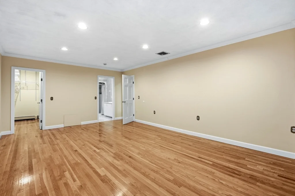 4 bed, 2 bath apartment for rent at 12 Parkway Dr, Saugus — photo 27 of 37
