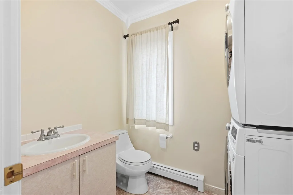 4 bed, 2 bath apartment for rent at 12 Parkway Dr, Saugus — photo 26 of 37