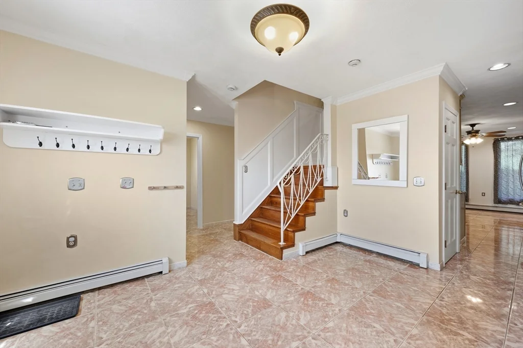 4 bed, 2 bath apartment for rent at 12 Parkway Dr, Saugus — photo 14 of 37