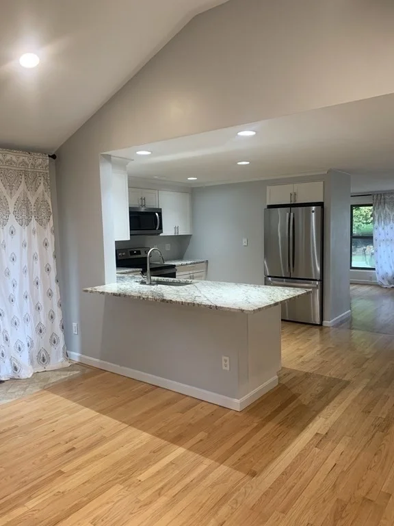 3 bed, 1 bath apartment for rent at 12 Paton Rd, Shrewsbury — photo 4 of 17