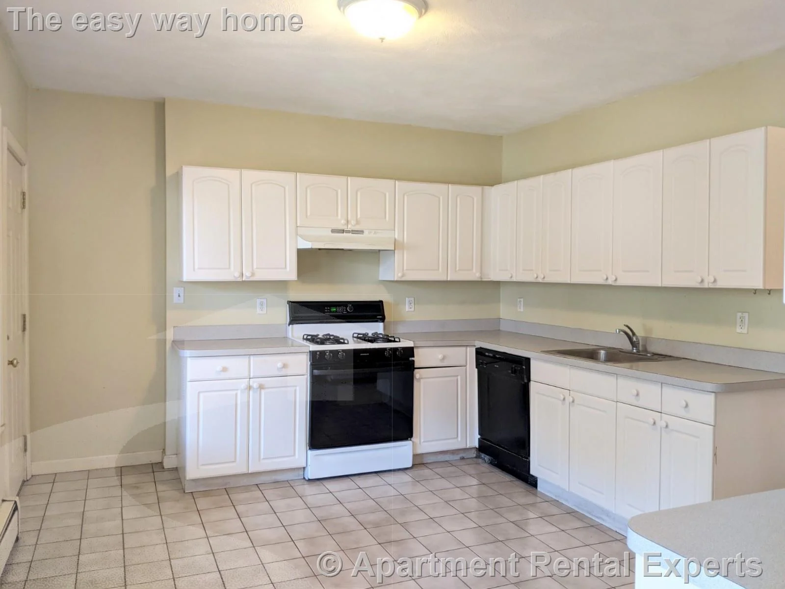 3 bed, 1 bath apartment for rent at 12 Pearl St Unit 1L, Tufts University — photo 14 of 24