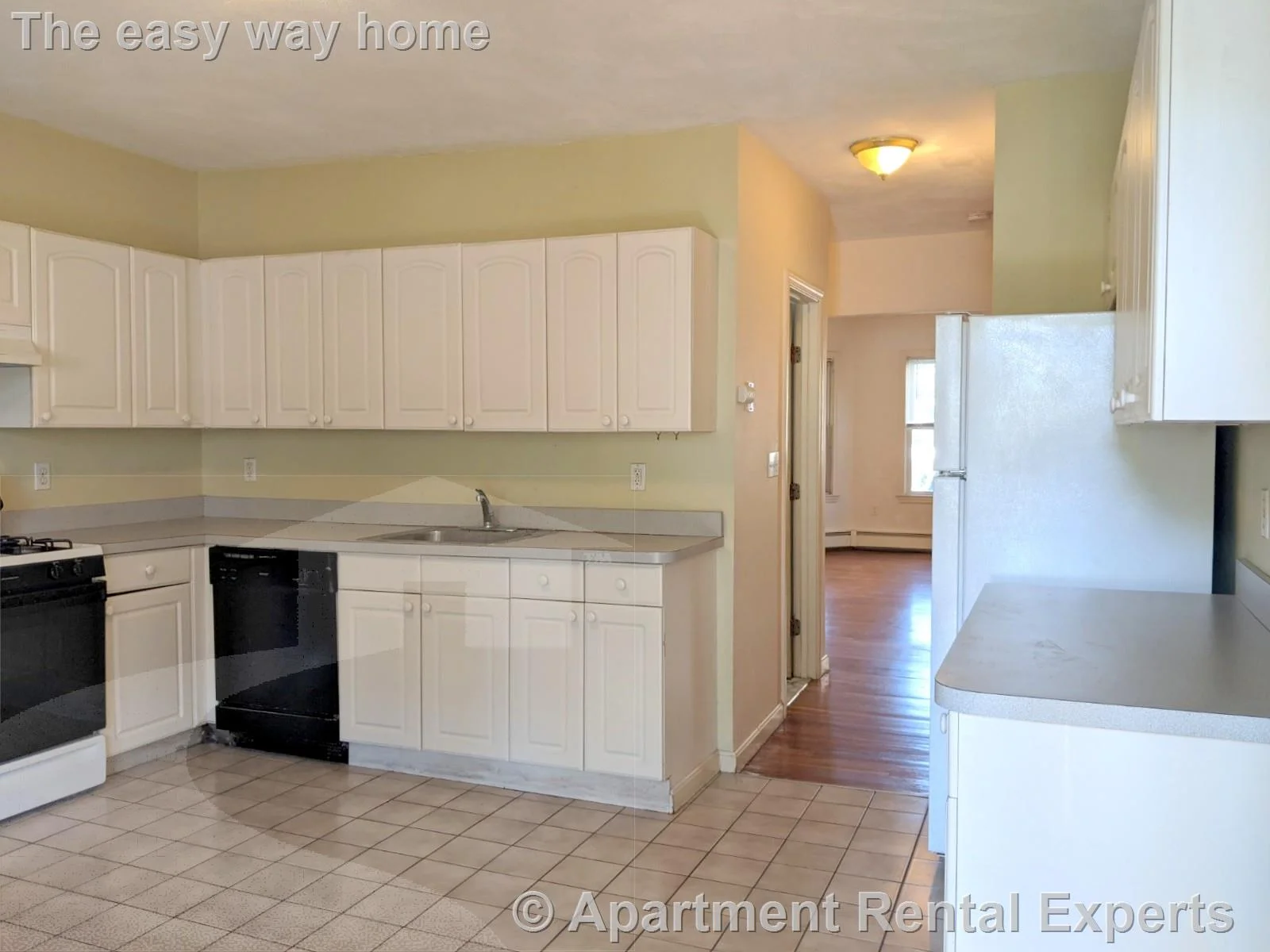 3 bed, 1 bath apartment for rent at 12 Pearl St Unit 1L, Tufts University — photo 16 of 24
