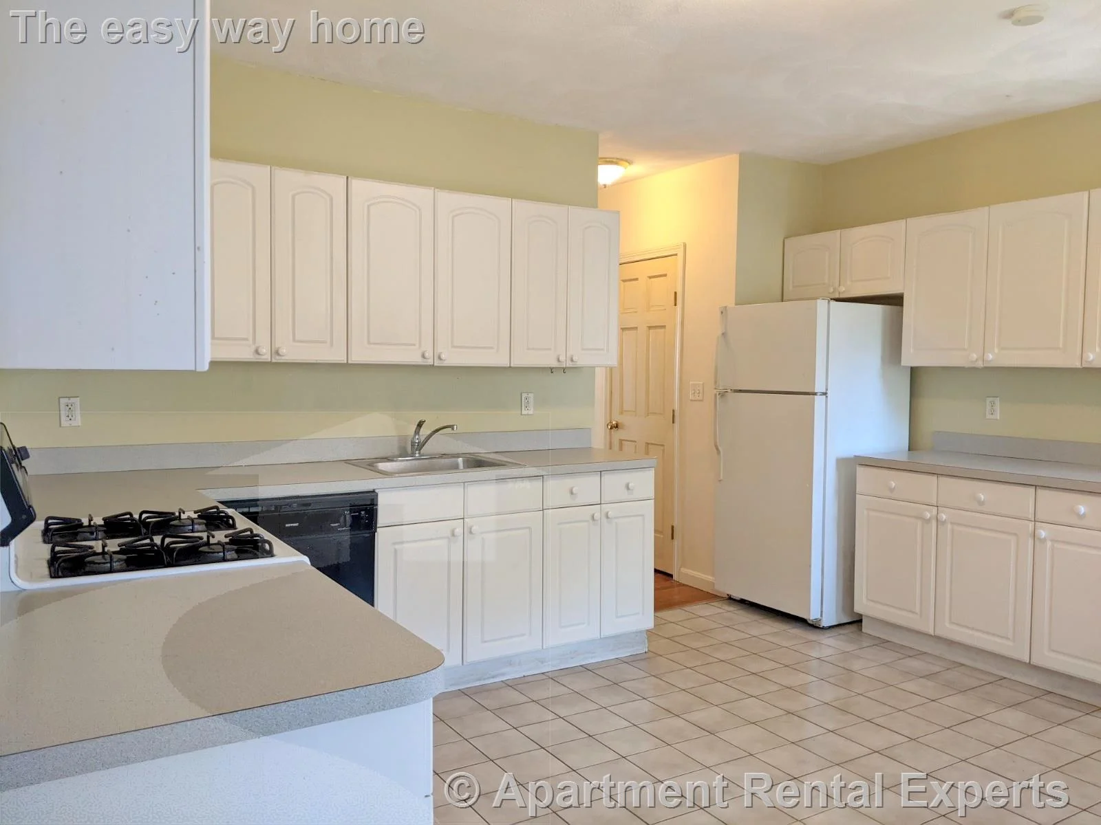 3 bed, 1 bath apartment for rent at 12 Pearl St Unit 1L, Tufts University — photo 15 of 24
