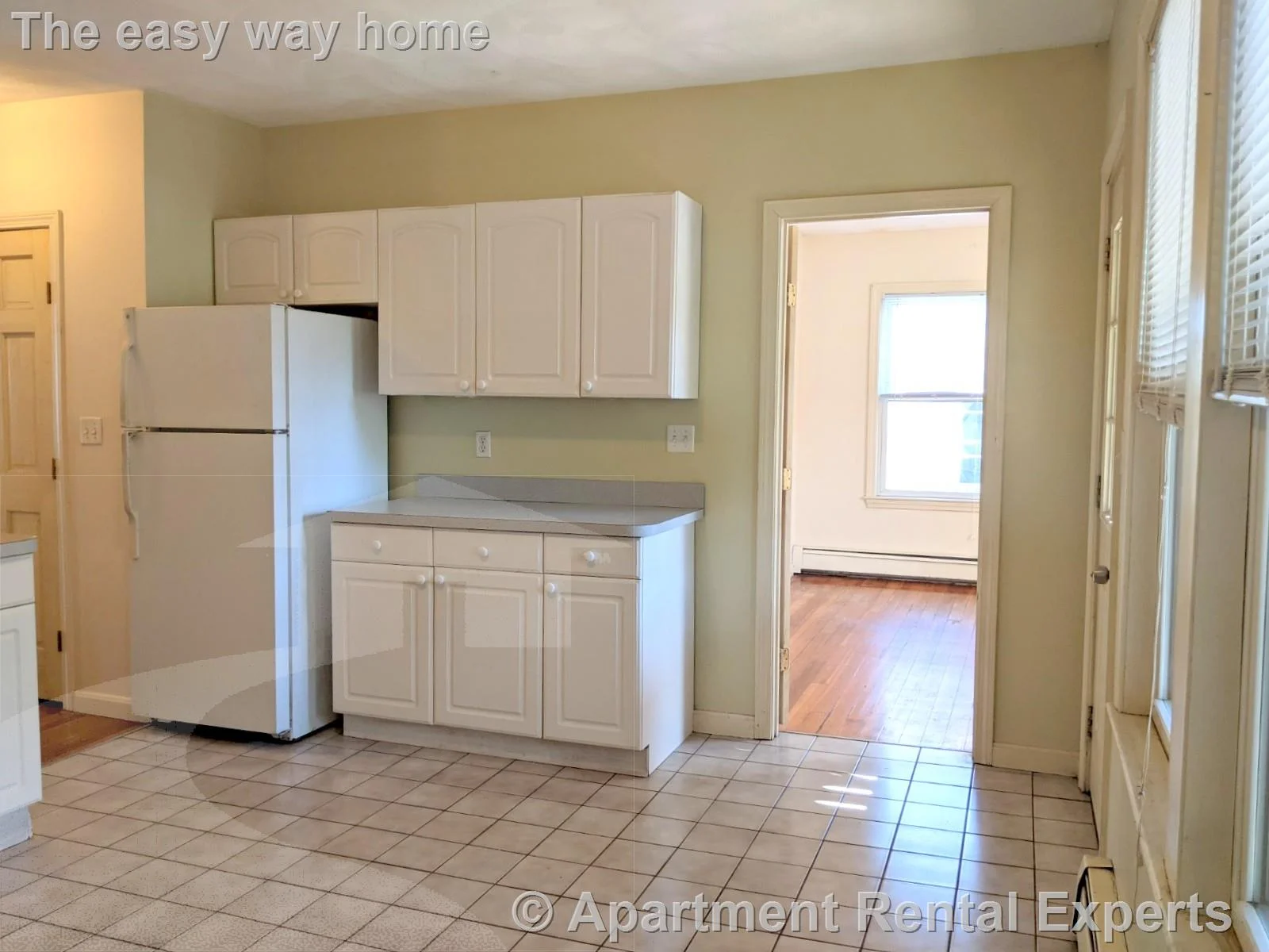 3 bed, 1 bath apartment for rent at 12 Pearl St Unit 1L, Tufts University — photo 17 of 24