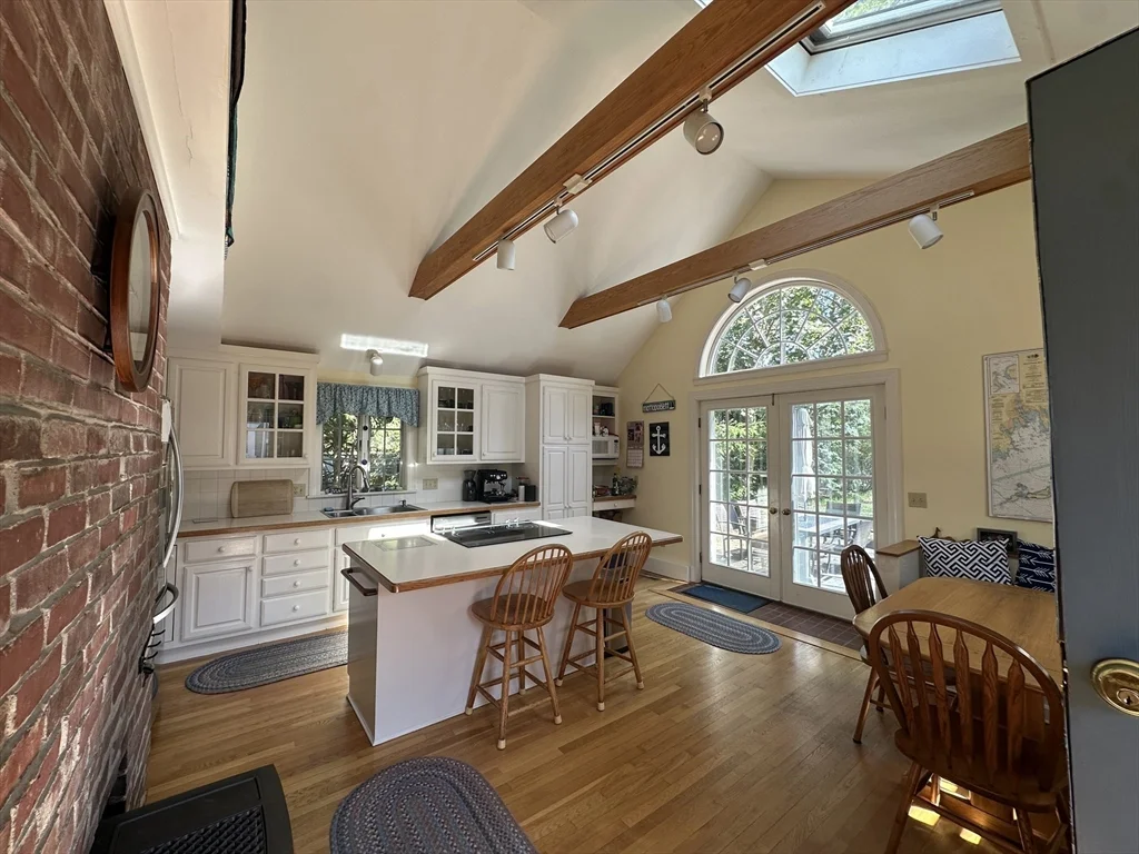 4 bed, 2 bath apartment for rent at 12 Pearl Street/Short Term Rental, Mattapoisett — photo 2 of 19
