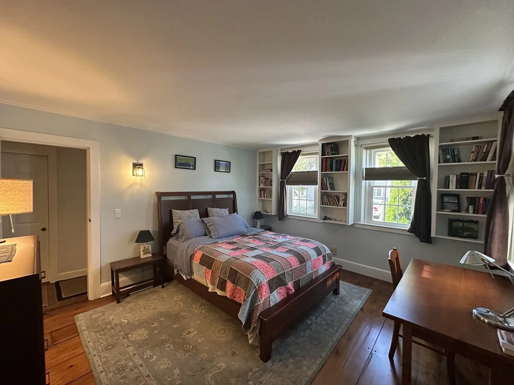 4 bed, 2 bath apartment for rent at 12 Pearl Street/Short Term Rental, Mattapoisett — photo 8 of 19