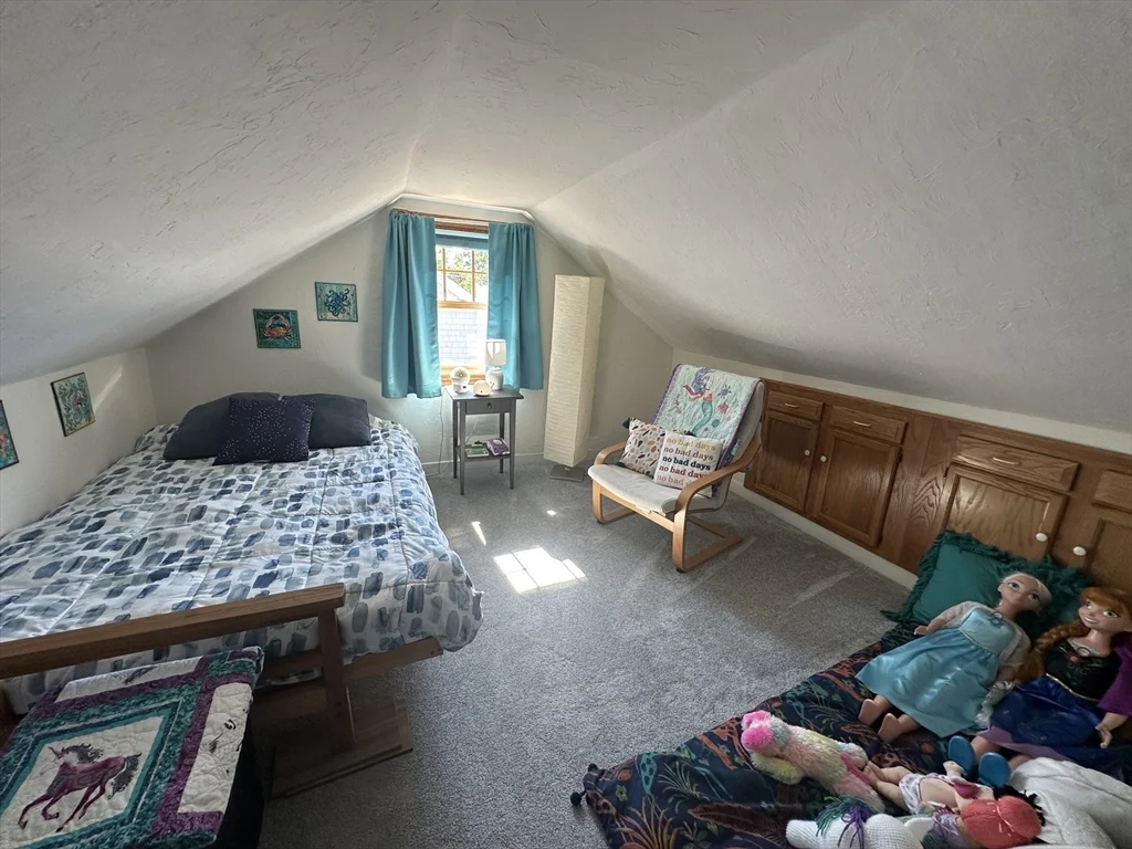 4 bed, 2 bath apartment for rent at 12 Pearl Street/Short Term Rental, Mattapoisett — photo 14 of 19