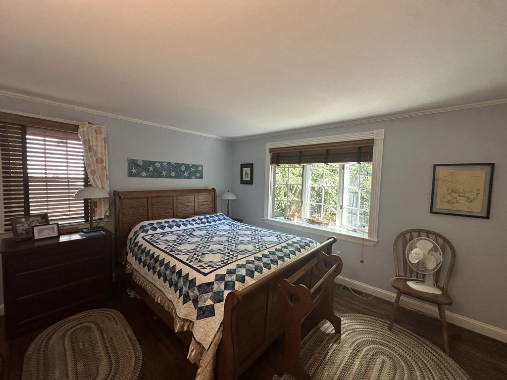 4 bed, 2 bath apartment for rent at 12 Pearl Street/Short Term Rental, Mattapoisett — photo 9 of 19