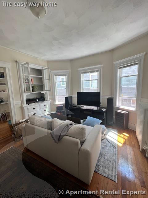 3 bed, 1 bath apartment for rent at 12 Pinkham Rd Unit 1, Tufts