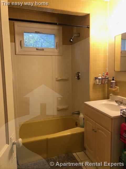 3 bed, 1 bath apartment for rent at 12 Pinkham Rd Unit 1, Tufts — photo 18 of 20