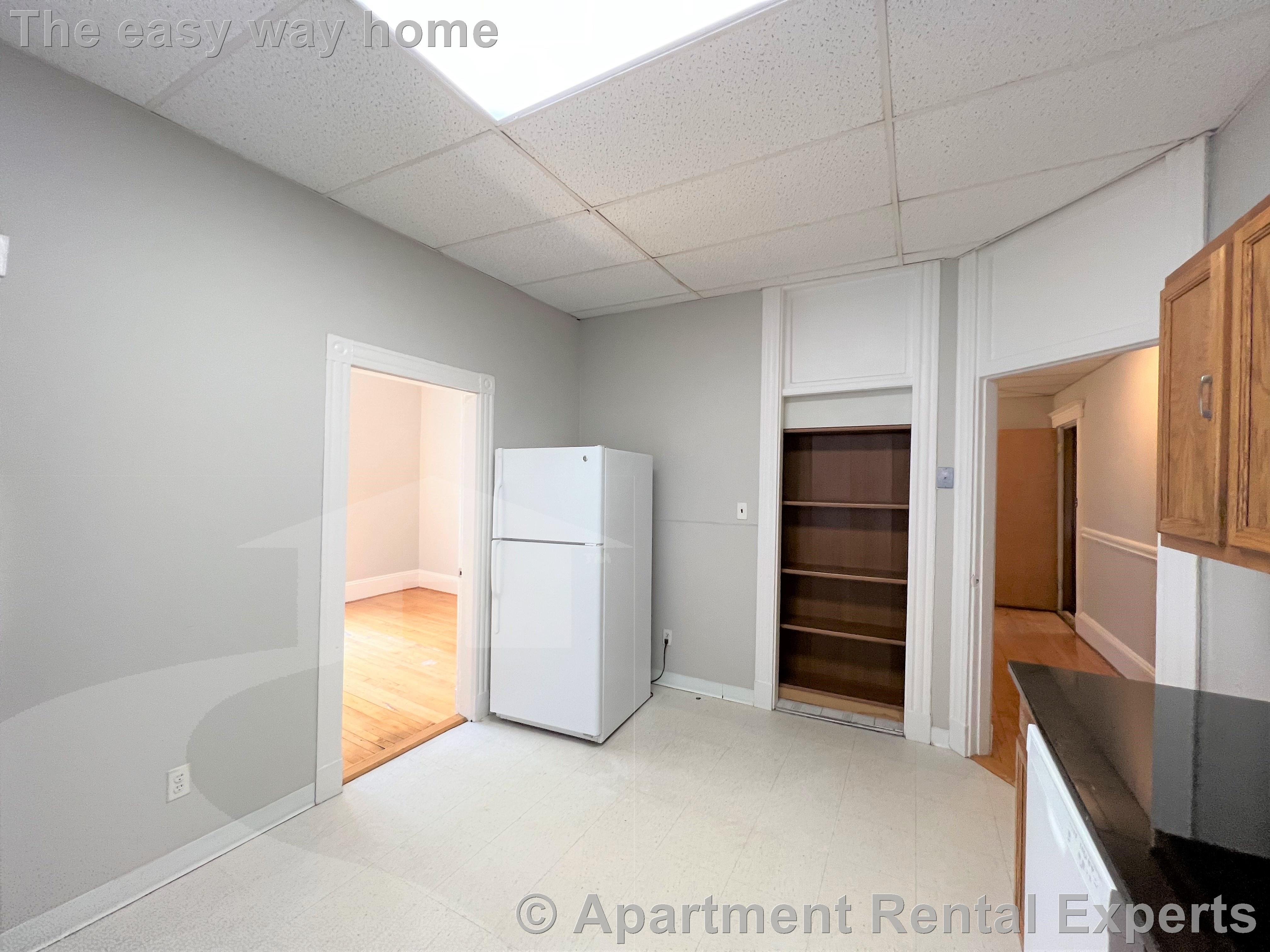3 bed, 1 bath apartment for rent at 12 Pleasant St Unit 1, Central Square — photo 2 of 17