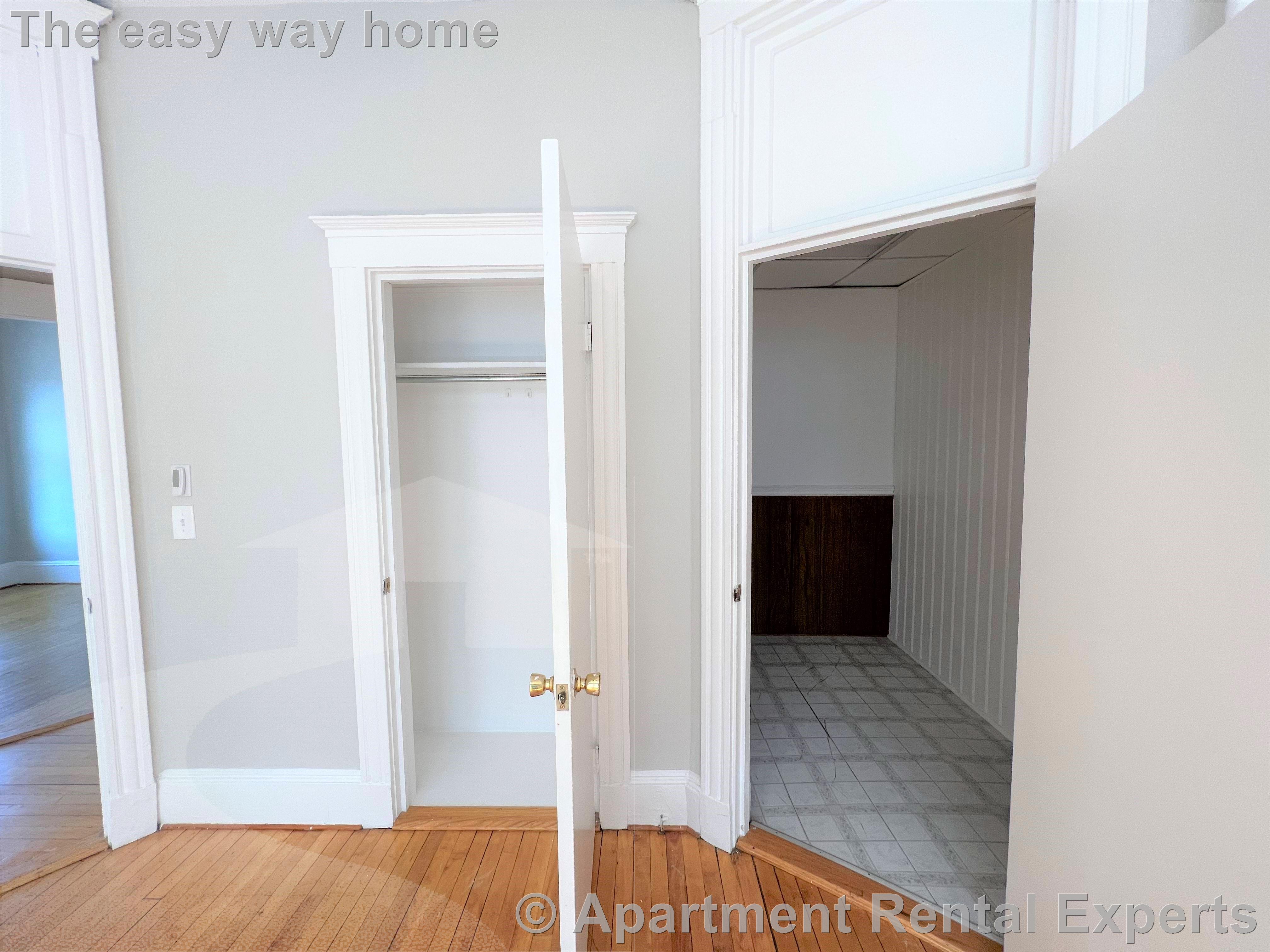 3 bed, 1 bath apartment for rent at 12 Pleasant St Unit 1, Central Square — photo 9 of 17